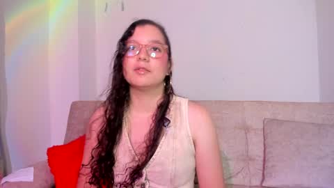 Snapshot of buunny_bella chatting on 04/22/26, 07:37 BUNNY BELLA online show from 04/22/26, 07:37