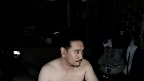 Snapshot of buzzzzzzz01 chatting on 12/13/25, 07:53 buzzzzzzz01 online show from 12/13/25, 07:53