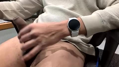 Snapshot of bwhatb chatting on 12/01/25, 08:03 bwhatb online show from 12/01/25, 08:03