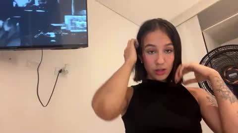 Snapshot of by_salome chatting on 11/19/25, 05:40 salome online show from 11/19/25, 05:40