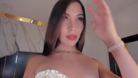 Snapshot of bylie_hills chatting on 06/17/26, 10:00 bylie_hills online show from 06/17/26, 10:00