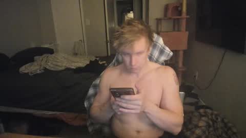 Snapshot of c00ki3m0nstr chatting on 10/31/25, 01:50 c00ki3m0nstr online show from 10/31/25, 01:50