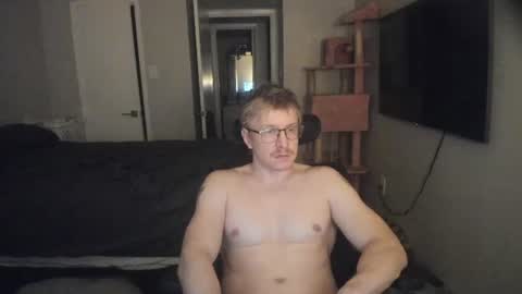 Snapshot of c00ki3m0nstr chatting on 06/17/26, 02:14 c00ki3m0nstr online show from 06/17/26, 02:14
