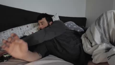 Snapshot of c2cmee chatting on 12/27/24, 11:21 c2cmee online show from 12/27/24, 11:21