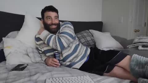 Snapshot of c2cmee chatting on 01/22/25, 06:31 c2cmee online show from 01/22/25, 06:31