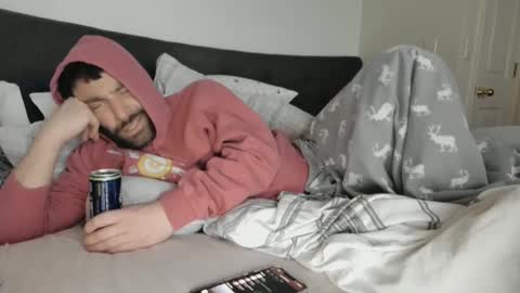 Snapshot of c2cmee chatting on 02/06/25, 06:18 c2cmee online show from 02/06/25, 06:18