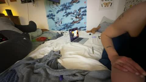 Snapshot of c2cmee chatting on 04/22/26, 07:11 c2cmee online show from 04/22/26, 07:11