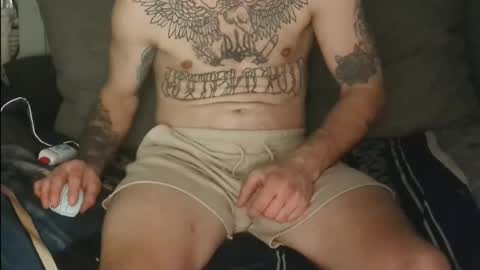 Snapshot of c4tf1sh chatting on 02/02/26, 08:35 1DontR3member online show from 02/02/26, 08:35