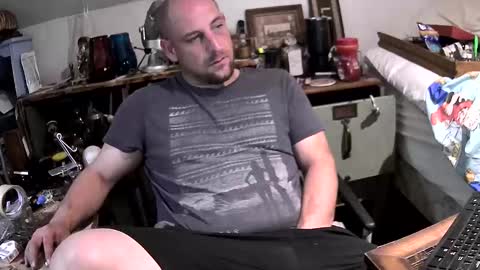 Snapshot of c547409 chatting on 10/21/25, 10:16 c547409 online show from 10/21/25, 10:16