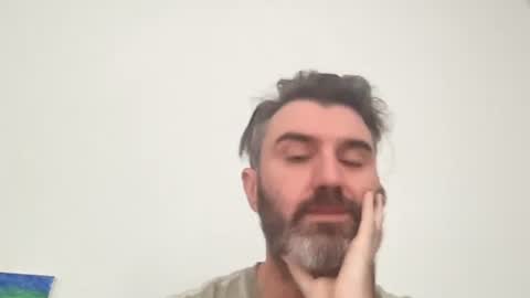 Snapshot of c_life128 chatting on 10/17/25, 09:17 c_life128 online show from 10/17/25, 09:17