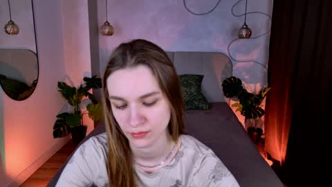 Snapshot of c_moonie_ chatting on 03/31/26, 09:04 Polly online show from 03/31/26, 09:04
