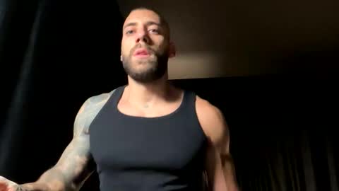 Snapshot of c_o_n_q_u_e_r chatting on 09/30/25, 01:43 CQ online show from 09/30/25, 01:43