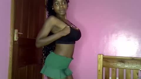 Snapshot of c_trish chatting on 09/18/25, 08:22 C--trish online show from 09/18/25, 08:22