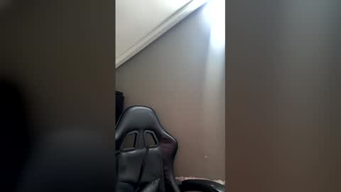 Snapshot of caballero_____ chatting on 04/11/26, 05:34 INSTAGRAM CABALLERO 1998 online show from 04/11/26, 05:34