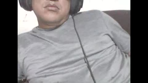 Snapshot of cachito83915 chatting on 02/18/26, 05:14 Cachudosexy online show from 02/18/26, 05:14