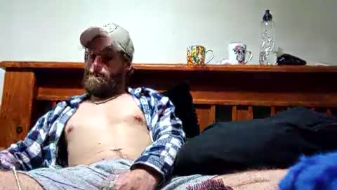 Snapshot of cacm121932470 chatting on 10/18/25, 01:08 TreeaTz online show from 10/18/25, 01:08