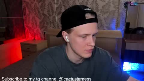 Snapshot of cactusjames_69 chatting on 10/21/25, 05:13 James online show from 10/21/25, 05:13