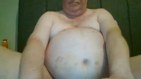 Snapshot of caerphillyphil chatting on 04/17/26, 11:13 caerphillyphil online show from 04/17/26, 11:13