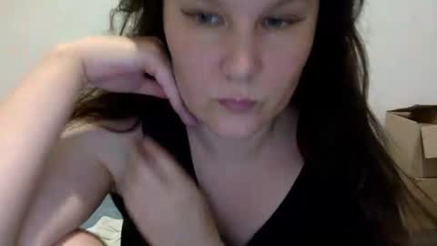 Snapshot of caffeinated_lamb chatting on 07/08/26, 05:50 Lamb online show from 07/08/26, 05:50