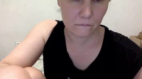 Snapshot of caffeinated_lamb chatting on 07/17/26, 05:51 Lamb online show from 07/17/26, 05:51