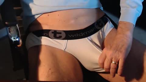 Snapshot of cagay8 chatting on 12/20/24, 03:31 CAgay8 online show from 12/20/24, 03:31