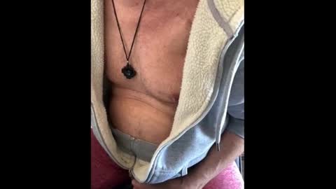 Snapshot of cage_lockdwood chatting on 12/18/25, 06:03 cage_lockdwood online show from 12/18/25, 06:03