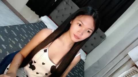 Snapshot of caitlin_x chatting on 07/14/26, 04:17 caitlin online show from 07/14/26, 04:17