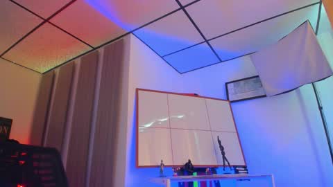 Snapshot of caitlingomez0 chatting on 10/30/25, 02:29 caitlingomez0 online show from 10/30/25, 02:29