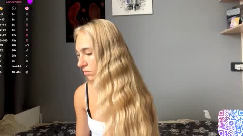 Snapshot of caitlinmorgenroth chatting on 11/24/25, 04:34 Kate online show from 11/24/25, 04:34