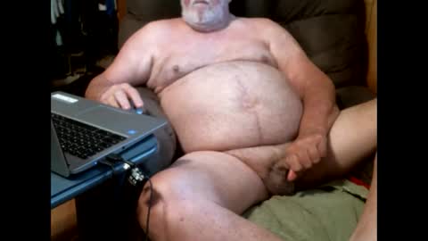 Snapshot of cajungrey75 chatting on 12/29/24, 03:03 cajungrey online show from 12/29/24, 03:03