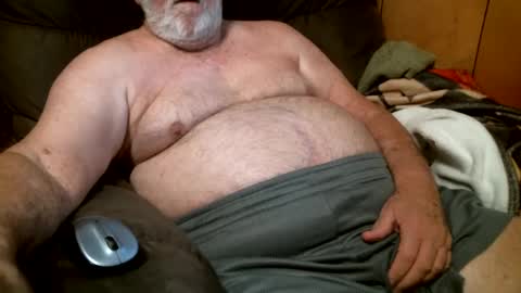 Snapshot of cajungrey75 chatting on 01/12/25, 03:14 cajungrey online show from 01/12/25, 03:14