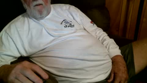 Snapshot of cajungrey75 chatting on 04/11/26, 01:15 cajungrey online show from 04/11/26, 01:15