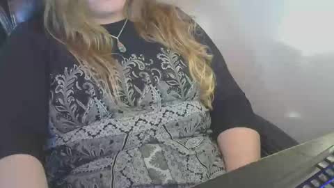 Snapshot of calcavorix chatting on 05/10/26, 09:31 Calie online show from 05/10/26, 09:31