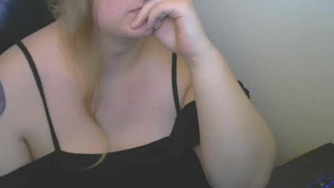 Snapshot of calcavorix chatting on 06/12/26, 11:14 Calie online show from 06/12/26, 11:14
