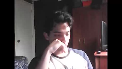 Snapshot of caligula_99 chatting on 10/18/25, 09:59 Calgula online show from 10/18/25, 09:59