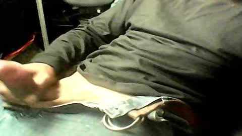 Snapshot of calisguitar chatting on 12/03/24, 10:18 Calisguitar online show from 12/03/24, 10:18