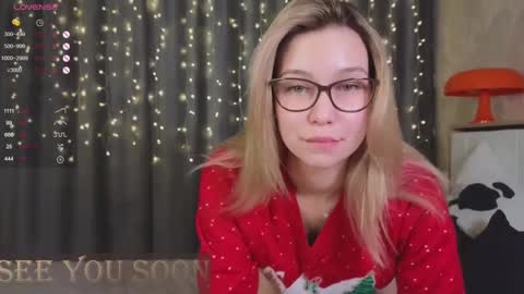 Snapshot of call__me_mommy_ chatting on 01/21/25, 04:16 Nancy Please thumbs up me online show from 01/21/25, 04:16