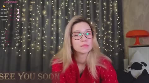 Snapshot of call__me_mommy_ chatting on 01/23/25, 03:43 Nancy Please thumbs up me online show from 01/23/25, 03:43