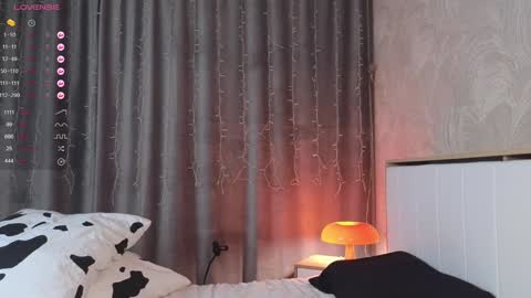 Snapshot of call__me_mommy_ chatting on 01/31/25, 03:00 Nancy Please thumbs up me online show from 01/31/25, 03:00