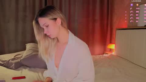 Snapshot of call__me_mommy_ chatting on 09/21/25, 06:09 Nancy Please thumbs up me online show from 09/21/25, 06:09