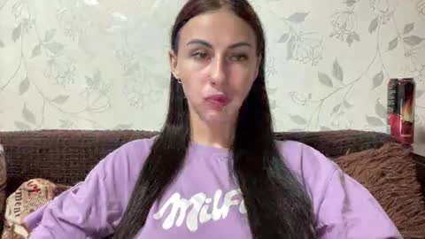 Snapshot of call_me_dad_ chatting on 11/01/25, 08:11 Anna online show from 11/01/25, 08:11