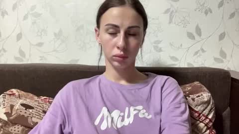 Snapshot of call_me_dad_ chatting on 11/11/25, 07:14 Anna online show from 11/11/25, 07:14