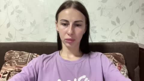 Snapshot of call_me_dad_ chatting on 11/14/25, 01:32 Anna online show from 11/14/25, 01:32