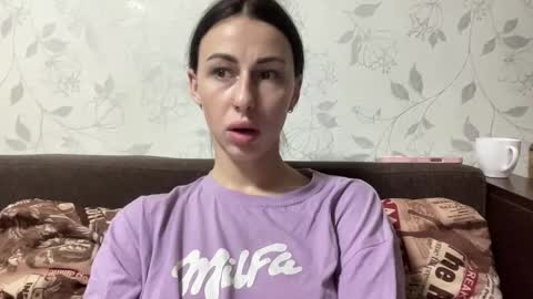 Snapshot of call_me_dad_ chatting on 11/22/25, 09:47 Anna online show from 11/22/25, 09:47