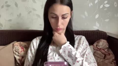 Snapshot of call_me_dad_ chatting on 11/26/25, 09:21 Anna online show from 11/26/25, 09:21