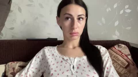 Snapshot of call_me_dad_ chatting on 11/27/25, 11:12 Anna online show from 11/27/25, 11:12