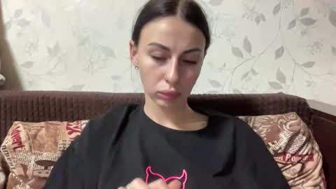 Snapshot of call_me_dad_ chatting on 11/30/25, 07:51 Anna online show from 11/30/25, 07:51