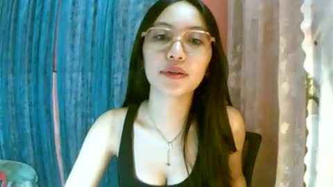 Snapshot of calla_freya chatting on 10/17/25, 03:10 Freya online show from 10/17/25, 03:10
