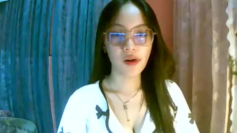 Snapshot of calla_freya chatting on 10/19/25, 05:30 Freya online show from 10/19/25, 05:30