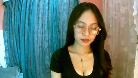 Snapshot of calla_freya chatting on 11/17/25, 04:29 Freya online show from 11/17/25, 04:29